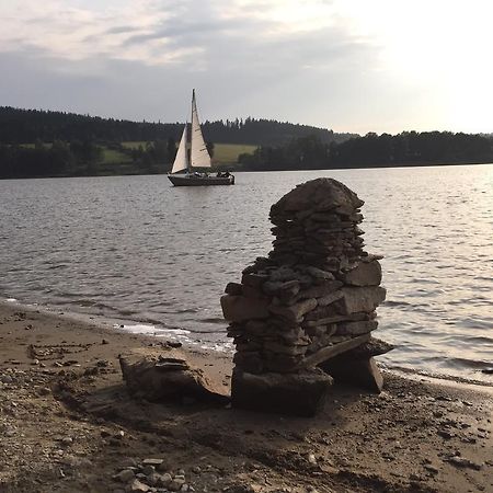 Apartmány U Jezera Na Náměstí Frymburk Exterior foto