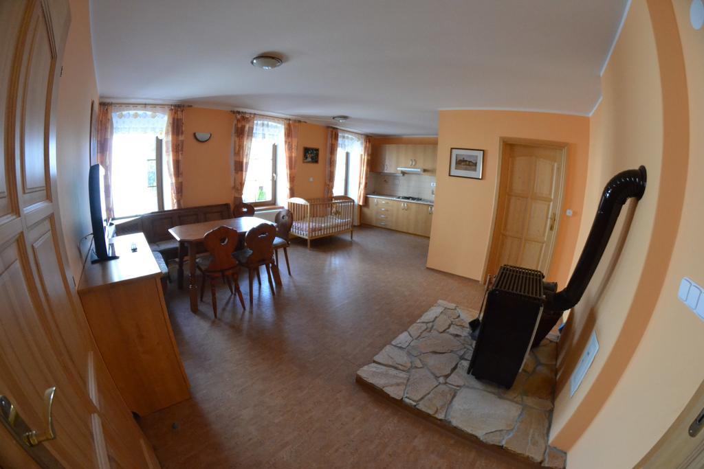 Apartmány U Jezera Na Náměstí Frymburk Exterior foto