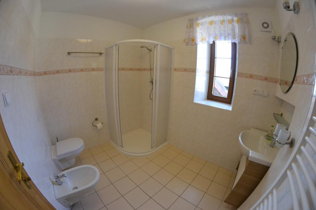 Apartmány U Jezera Na Náměstí Frymburk Exterior foto