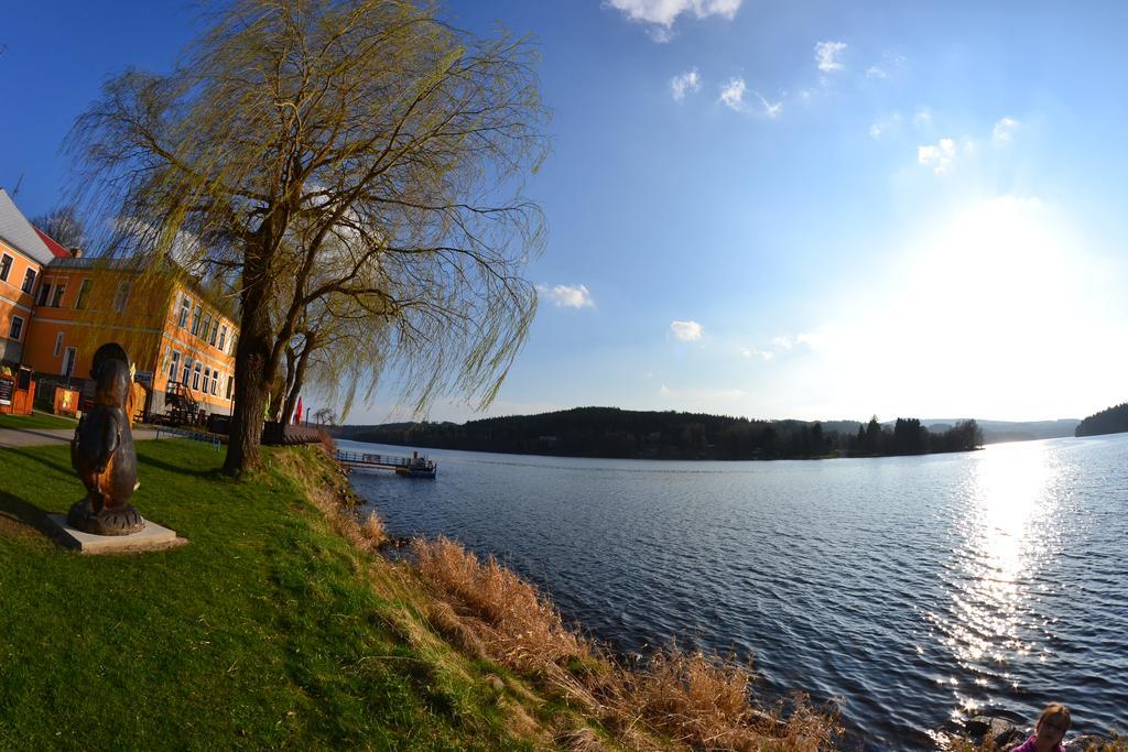Apartmány U Jezera Na Náměstí Frymburk Exterior foto