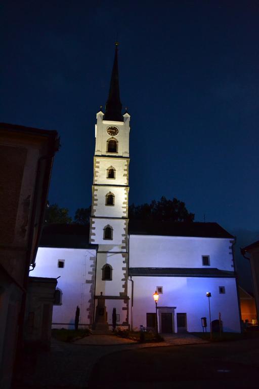 Apartmány U Jezera Na Náměstí Frymburk Exterior foto
