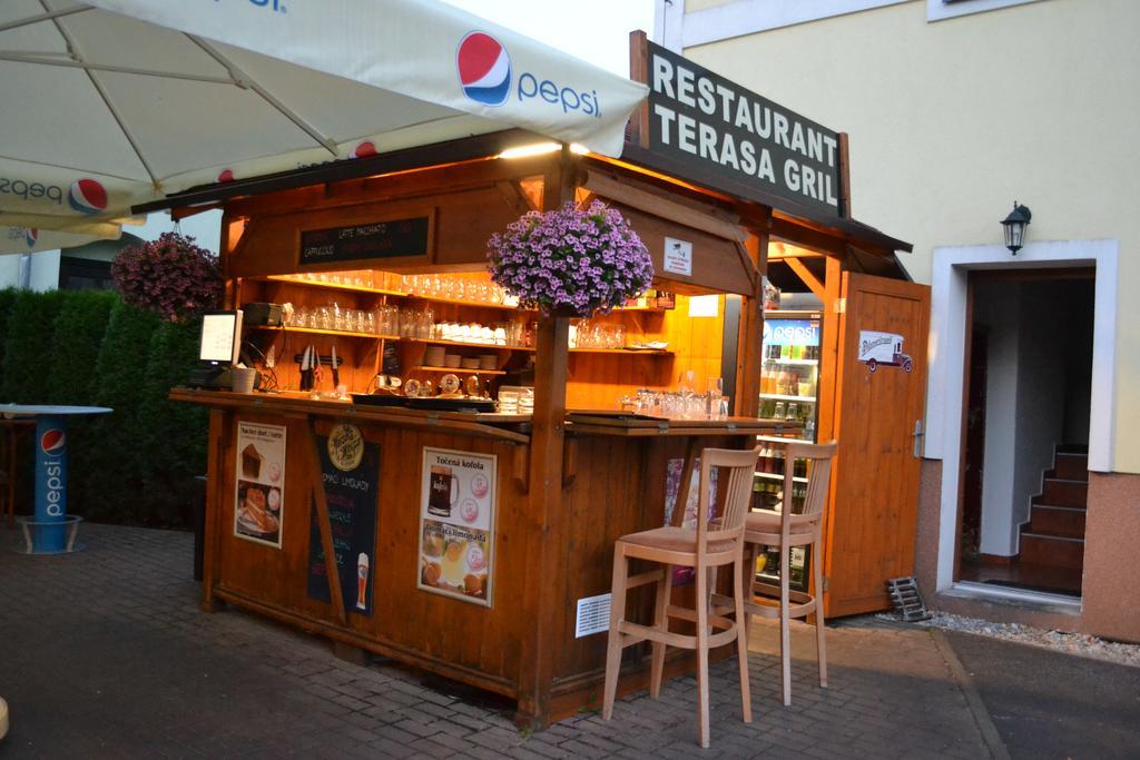 Apartmány U Jezera Na Náměstí Frymburk Exterior foto